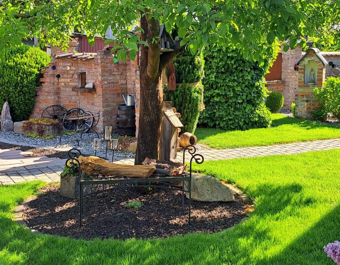 Schwandorf. Am Sonntag, den 28. Juni, lädt der Tag der offenen Gartentür im Landkreis Schwandorf wieder zum Blick über den Gartenzaun ein. In Schwarzenfeld und Bruck i.d.Opf. Öffnen drei Gärten von 10 bis 17 Uhr.