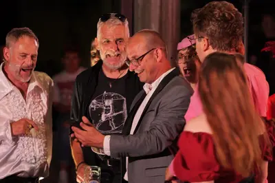 Dinner mit Singer begeistert Publikum in Weiherhammer