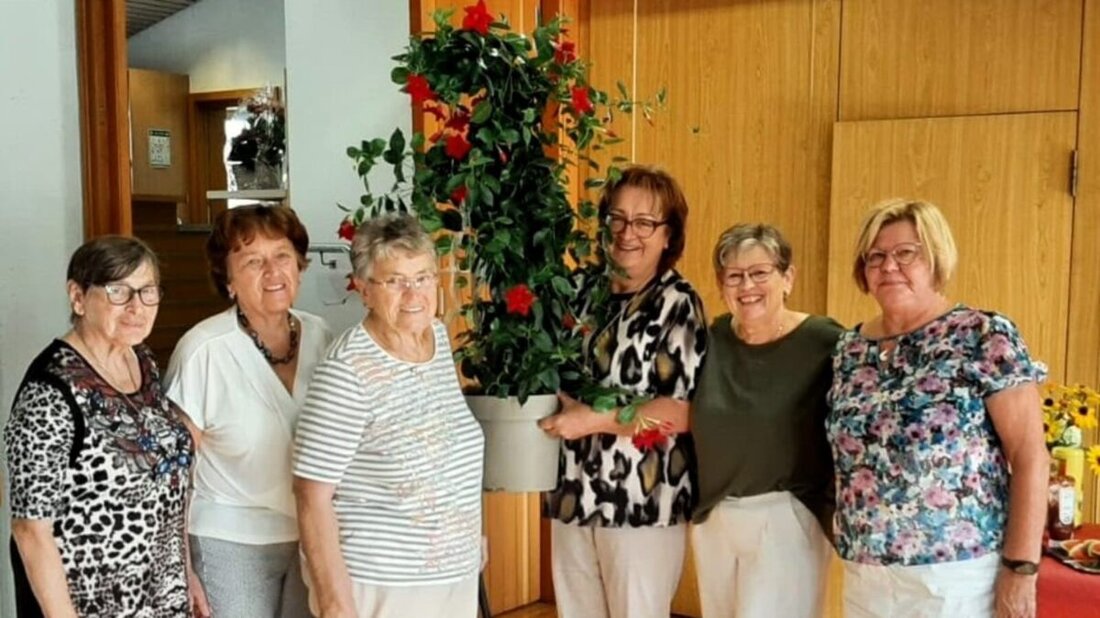 Etzenricht. Mit dem Etzenrichter Seniorenkreis feierten viele Männer und Frauen ein wunderschönes Sommerfest.