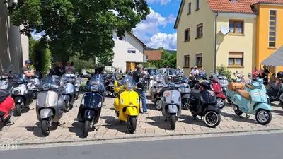 Vespa-Club Rio Nero lässt es zum zehnjährigen Geburtstag in Schwarzenbach krachen