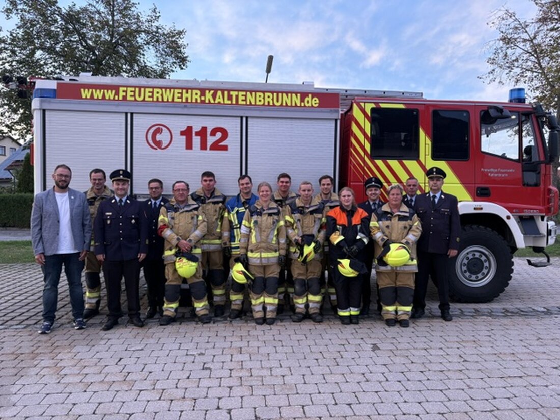 Kaltenbrunn. „Saubere Arbeit, routiniert, ruhig und ohne Hektik“, dies attestierten Kreisbrandrat Marco Saller, Kreisbrandinspektor Wolfgang Schwarz und Max Obermeier der aktiven Kaltenbrunner Gruppe nach der realitätsnahen Leistungsprüfung „Technische Hilfeleistung“, Aufbauvariante B.