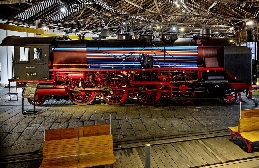 Weiden. Die Nordoberpfälzer Musikfreunde starten am Sonntag, 4. Oktober, um 9 Uhr zur Tagesfahrt ins Besucherbergwerk Gleißinger Fels, ins Dampflokomotiv-Museum und in eine Zoiglstube. Anmeldung bei Anita Wiendl.