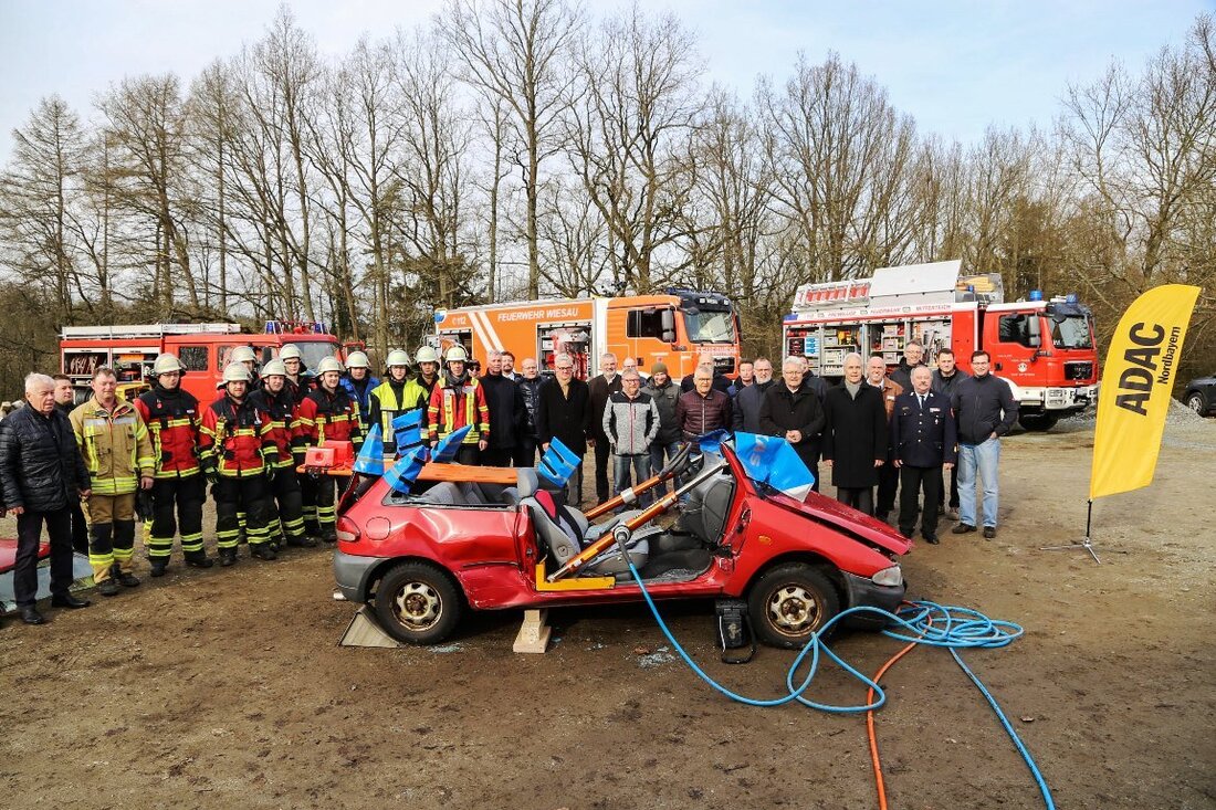 Falkenberg. Passive Sicherheitssysteme sorgen in modernen Autos für mehr Schutz der Fahrzeuginsassen: Bei einem Unfall erschweren sie aber die Arbeit der Retter. Die Feuerwehren rüsten deshalb auf. Aktuelles zur Verkehrssicherheit [&hellip;]