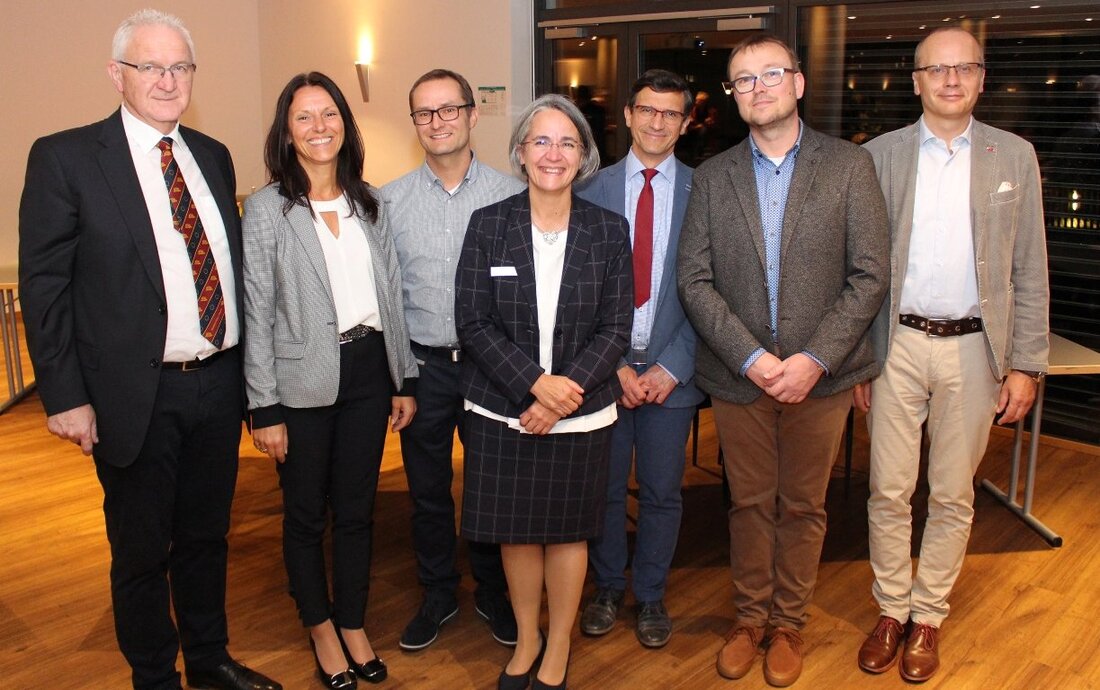 Tirschenreuth. Chefärzte des Krankenhauses Tirschenreuth stellen ihren niedergelassenen Kollegen der Region die Ziele und die medizinische Versorgung im Tirschenreuther Krankenhaus vor. Auf Interesse stieß dabei vor allem eine personelle Neuerung. [&hellip;]