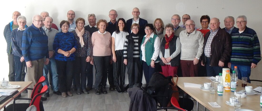 Tirschenreuth. Das neue Ärztehaus Tirschenreuth war Ziel der Seniorenbeauftragten. Auf alle Fragen gab’s Antworten.  Zu einer Informationstour im neuen Ärztehaus Tirschenreuth trafen sich auf Einladung des Kreisseniorenbeauftragten Ludwig Spreitzer und [&hellip;]