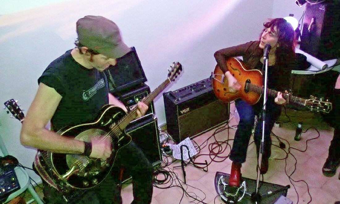 Rothenstadt. Interessante Premiere im Rothenstädter Rockmusiklcub „Salute“: Am Samstag steht ab 20.30 Uhr auf der Kneipenbühne erstmals das italienische Duo „Alice Tambourine Lover“. Von Stephan Landgraf „ATL“ hat bislang in [&hellip;]