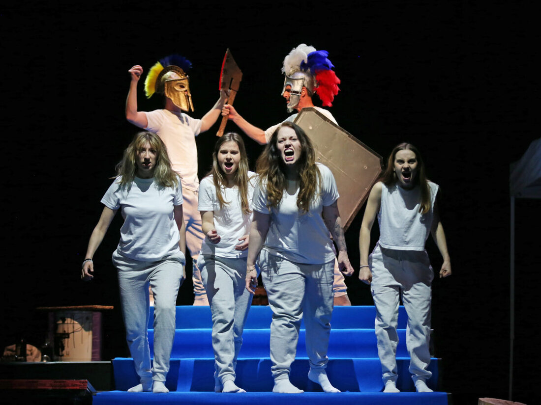 Amberg. Das AMsemble des Stadttheaters startet mit Winfried Steinl in die neue Spielzeit und sucht Mitwirkende ab 16 Jahren. Erstes Treffen am Mittwoch, 16. September, 19 Uhr, auf der Bühne, Anmeldung nicht nötig.