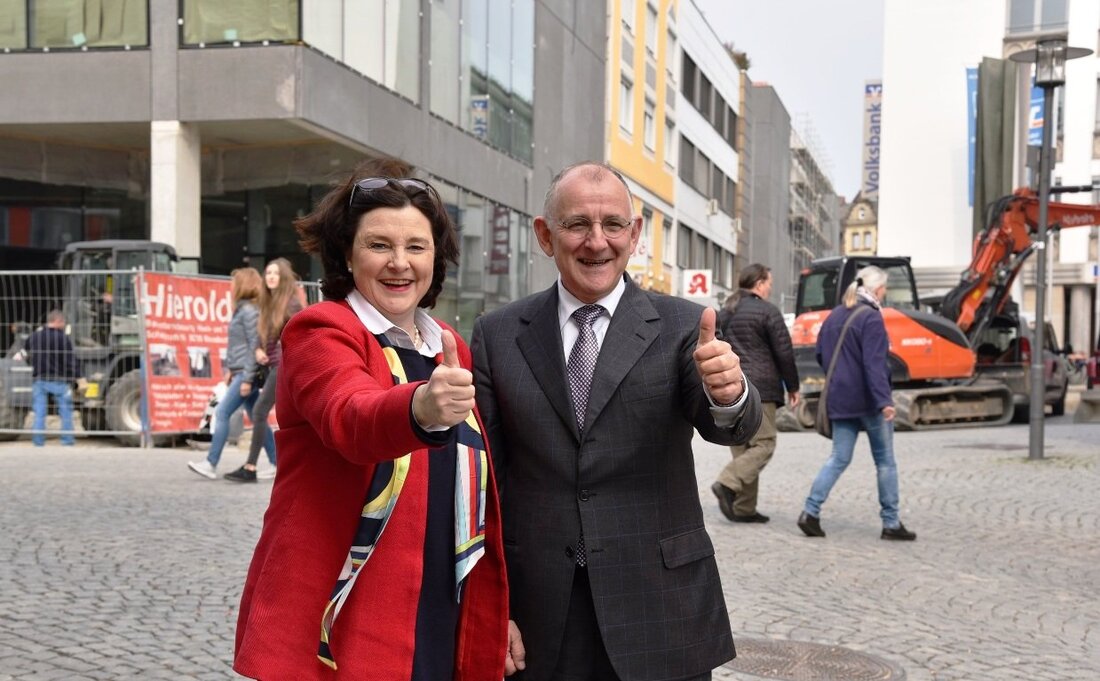 Weiden. Das derzeitige Prestige-Projekt in Weiden – das Nordoberpfalz-Center (NOC) – befindet sich in der letzten Phase der Fertigstellung. Jetzt stellte Fondara die Frau vor, die ab 26. September alle [&hellip;]