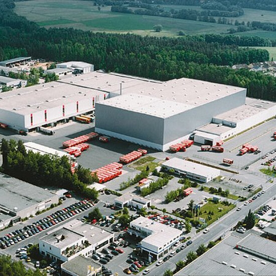 Weiden. Die Werkstattkette ATU macht ihr Logistikzentrum in Weiden dicht. Die Schließung betrifft 130 Mitarbeiter.  Das komplette Logistikzentrum soll bis Juli 2021 von Weiden nach Nordrhein-Westfalen verlegt werden, wie das Unternehmen [&hellip;]