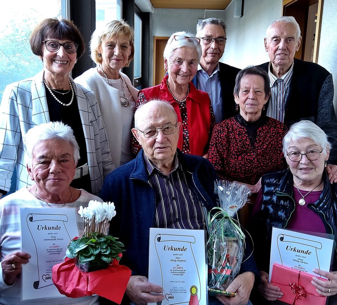 Weiden. Der AWO-Club Arndtstraße feierte 50 Jahre Gemeinschaft mit Rückblick, Dank und Spenden. Wegbegleiter und Oberbürgermeister Jens Meyer ehrten die Ehrenamtlichen; bei Kaffee und Kuchen wurde das Miteinander hochgehalten.