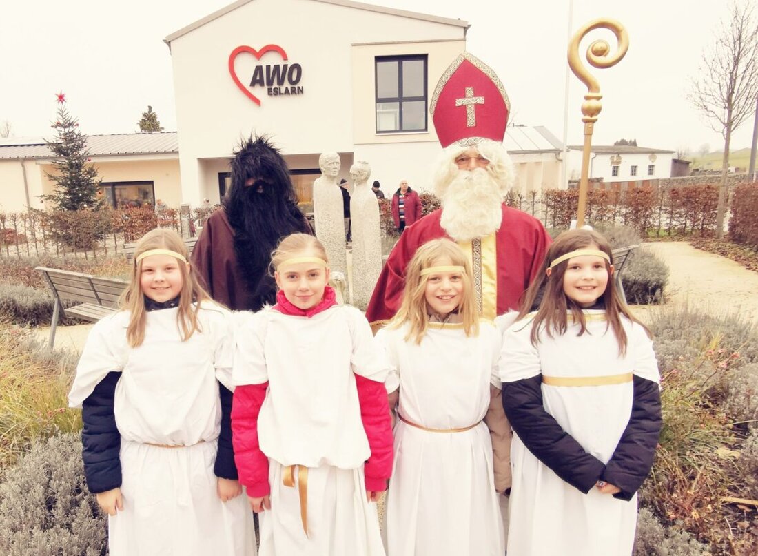 Eslarn. Bei einer Adventfeier in der AWO-Tagespflege in Eslarn stand das Miteinander von Senioren und Gästen im Vordergrund.