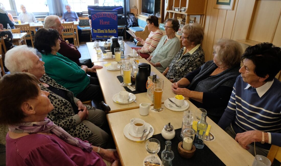 Floß. Der AWO-Ortsverband Floß feierte Muttertag mit einer Feier, an der auch Bürgermeister teilnahmen und die durch Gedichte und Geschichten bereichert wurde.