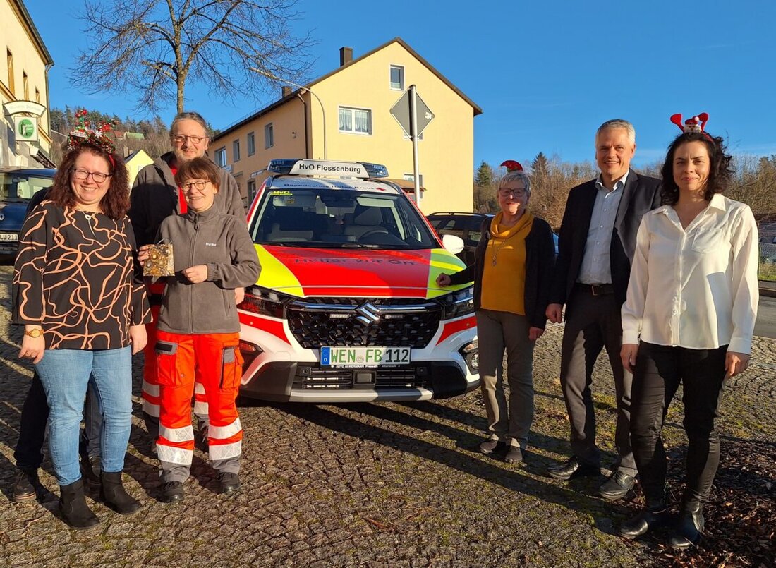 Flossenbürg. Die AWO Flossenbürg feierte am 1. Adventssonntag ihre Weihnachtsfeier und spendete 1.000 Euro aus einem Basarerlös an die Helfer vor Ort.