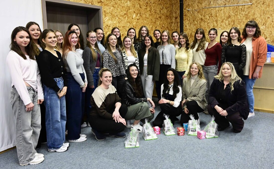 Oberviechtach. Im Mehrgenerationenhaus tagte die AWO Tanzgruppe Grün-Weiß zur Jahreshauptversammlung. Es gab Berichte, einstimmige Entlastung und ein Grußwort vom dritten Bürgermeister Günter Gilch. Danach Dankeschönparty.