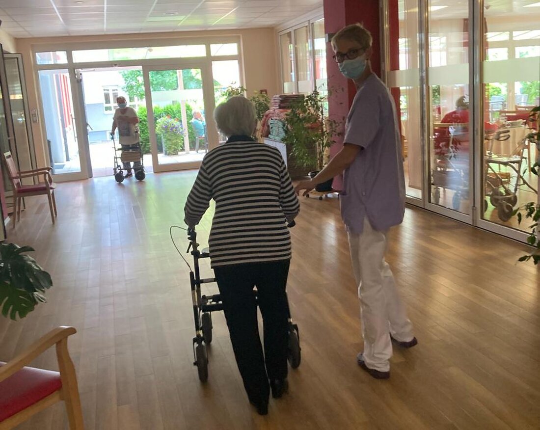 Nordoberpfalz. Jobs im Pflege- und Gesundheitswesen sind oftmals stressig und mit viel Verantwortung verbunden. Deshalb ist es als Arbeitgeber besonders wichtig seine Angestellten regelmäßig zu motivieren, ihnen die nötige Wertschätzung entgegenzubringen und das Wir-Gefühl im Team zu stärken.