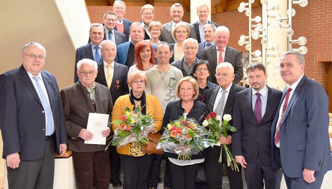 Weiden. Im Neuen Rathaus in Weiden sind zwei im Ehrenamt tätige Männer ausgezeichnet worden. Sie sind im Einsatz für Kinder und Frauen in Kenia, retten Leben oder kümmern sich um [&hellip;]