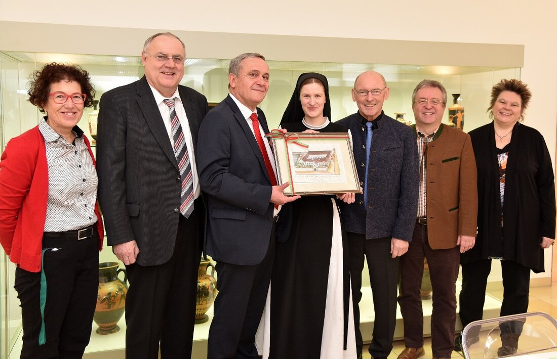 Weiden. Der Waldsassener Kasten verbindet das Kloster Waldsassen und die Stadt Weiden. Schon im 18. Jahrhundert wurde er erst zur Verwaltung, später als Forstamt, Gericht und Schule genutzt. Jetzt ist [&hellip;]