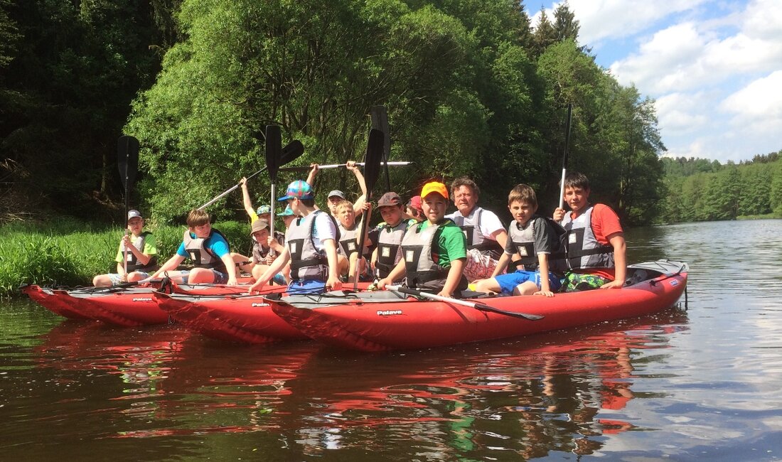 Tirschenreuth. Für 2017 können sich Kinder und Jugendliche im Landkreis Tirschenreuth wieder auf ein abwechslungsreiches Programm der Kommunalen Jugendarbeit (KoJa) freuen. Neben neuen Angeboten wird es auch wieder die altbewährten Workshops [&hellip;]