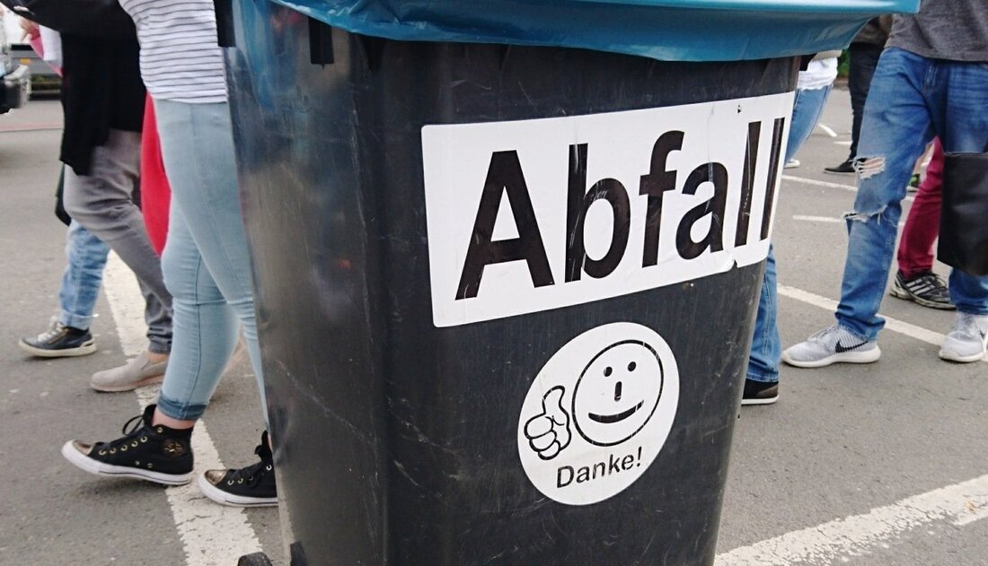 Weiden. Wegen Ostern verschieben sich die Müllabfuhrzeiten. Das Tiefbauamt Weiden teilt mit, dass wegen des Feiertages am 22.04.2019 “Ostermontag“, die Müllabfuhr um jeweils einen Tag später erfolgt. Bei Fragen stehen [&hellip;]