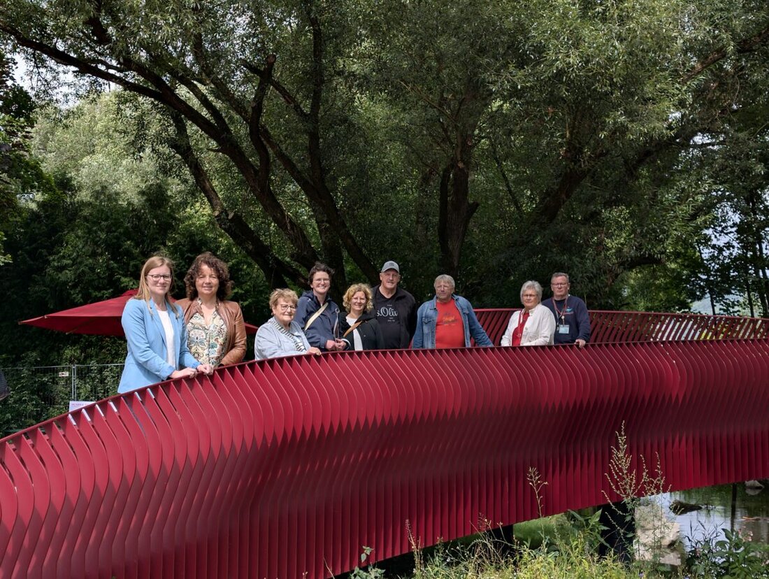 Furth im Wald. Die Landtagsabgeordneten Nicole Bäumler und Ruth Müller besuchten die Landesgartenschau 2025, betonend dessen Bedeutung für Stadtentwicklung und Tourismus. Sie waren beeindruckt von der positiven Veränderung der Stadt und deren Beitrag zur regionalen Aufwertung.