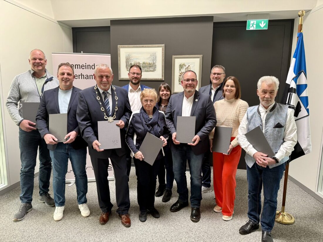 Weiherhammer. Bewegender Abschied vom Ersten Bürgermeister Ludwig Biller: Er erhielt die Barbara-Medaille und übergibt das Amt zum 1. Mai an Julian Kraus. Beide Fraktionen würdigten ihn; zugleich wurden sechs Gemeinderäte verabschiedet.