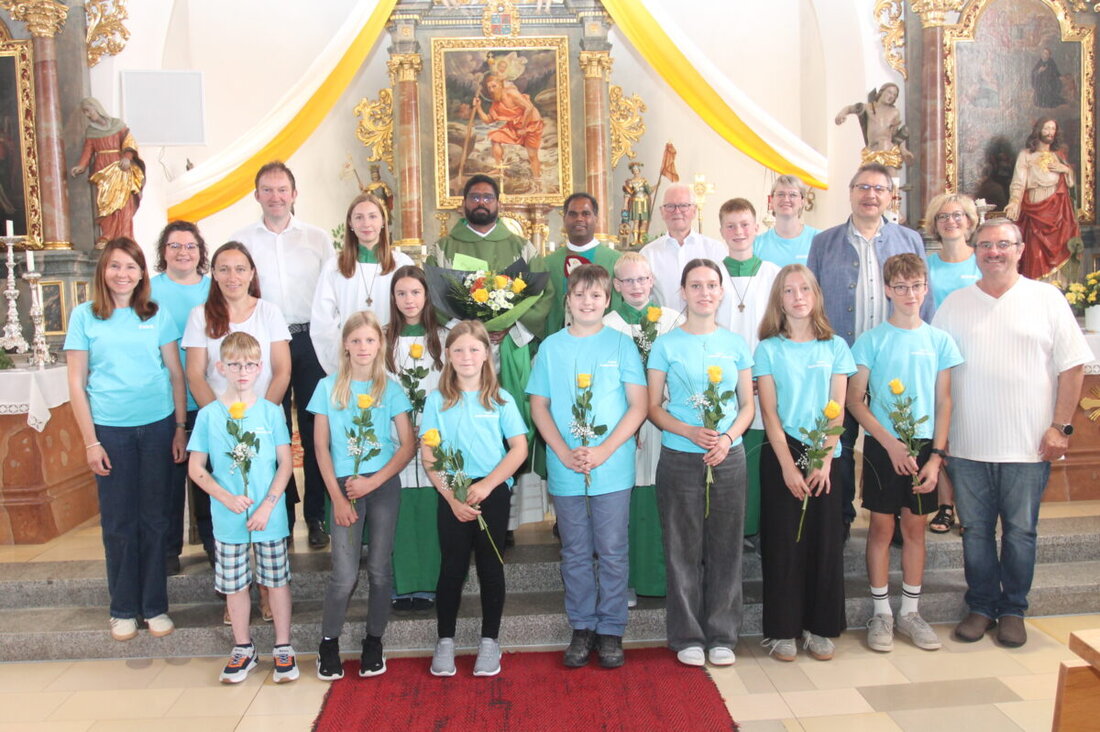 Neukirchen. Mit bewegenden Worten hat sich Pfarrvikar Dr. John Palathinkal im Gottesdienst von der herzlichen Pfarrgemeinde verabschiedet. Lob und Dank sprachen Pfarrer, Ehrenamtliche und Bürgermeister aus.