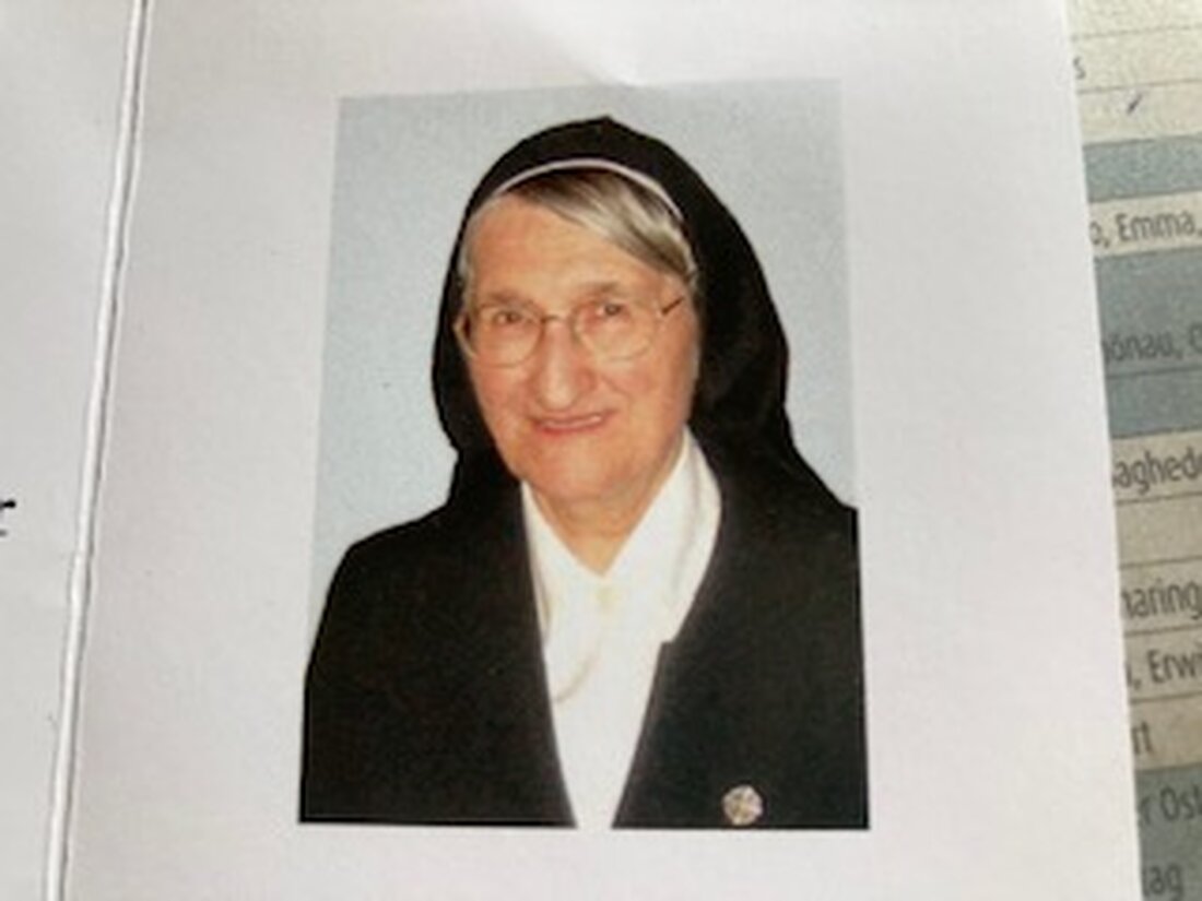 Kleßberg/Neubiberg. Theresia Maria Goretti Bodensteiner, geboren am 2. August 1928 in Kleßberg, verstarb mit 97 Jahren in Neubiberg. Sie verbrachte ihr Leben als Lehrerin und Ordensschwester, bevor sie in München beerdigt wurde.