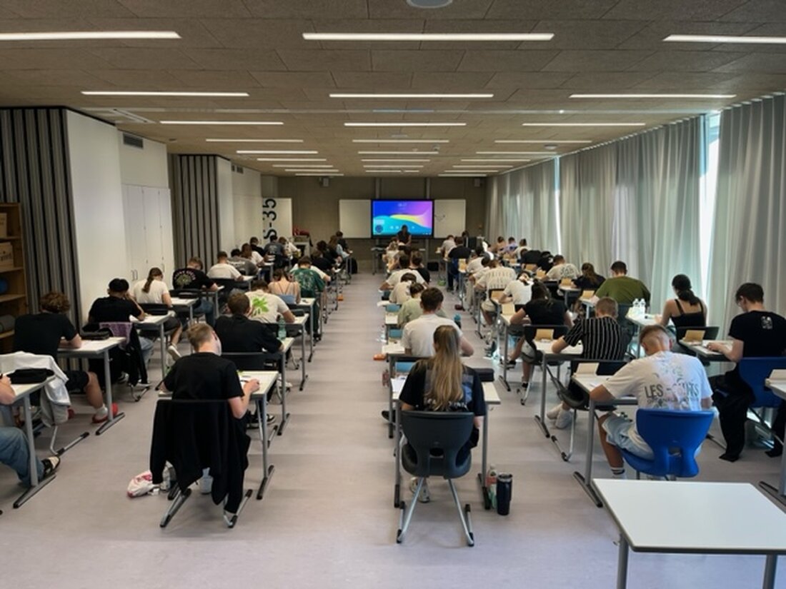 Kemnath. 121 Zehntklässler der Realschule am Tor zur Oberpfalz stellen sich den Abschlussprüfungen, mit einem "Mutmachgottesdienst" vorab und einem Abschlussball am 25. Juli.