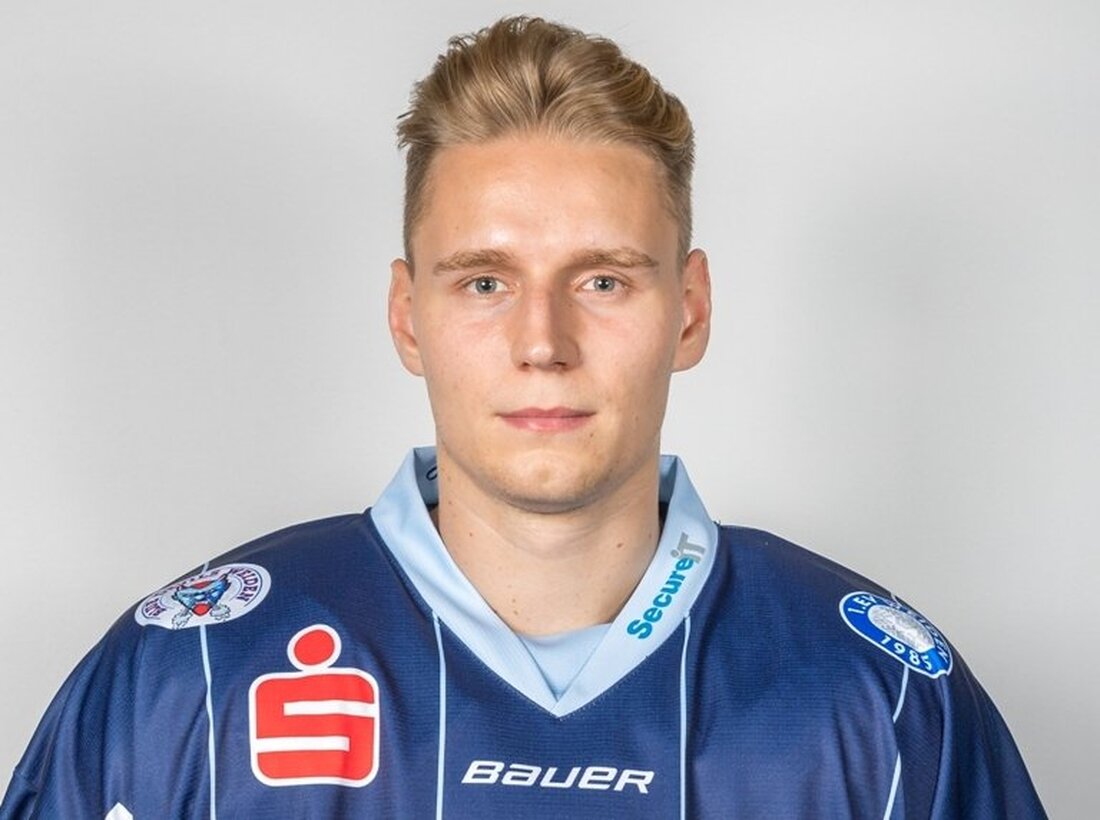 Weiden. Adam Poldruhak hat es beim Auswärtsspiel der Blue Devils Weiden gegen Selb hart getroffen: Er muss operiert werden.  Wie der Verein mitteilt, wird Adam Poldruhak bei den Blue Devils [&hellip;]