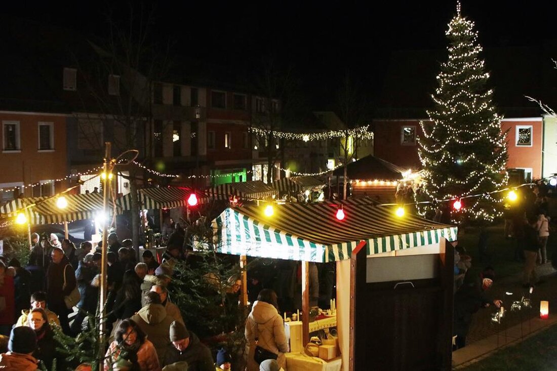 Floß. Der Adventsmarkt der Frauen Union feiert seinen zehnten Geburtstag am 28. November 2025 ab 16 Uhr mit zusätzlichen Highlights wie Ponyreiten. Die CSU-Familie lädt herzlich ein.