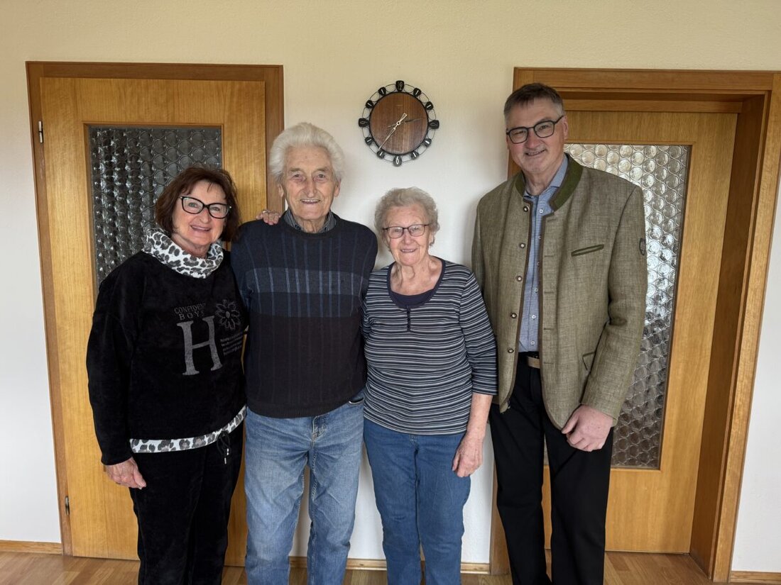  Stulln. Xaver Hausmann, der „Neibauer“ von Stulln, ist der älteste männliche Gemeindebürger Stullns. „In solch guter Verfassung den 95. Geburtstag feiern zu können, ist ein Segen“, überbrachte Hans Prechtl die Glückwünsche der Gemeinde. 