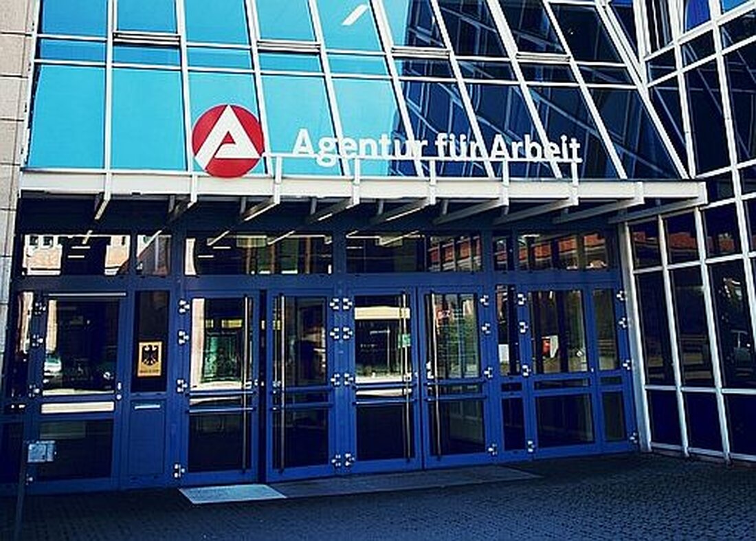 Weiden. Die Arbeitslosigkeit im Agenturbezirk Weiden ist im April 2025 im Jahresvergleich gestiegen, aber im Vergleich zum Vormonat dank der Frühjahrsbelebung gesunken. Die Quote lag bei 4,2 Prozent, wobei die wirtschaftlichen Herausforderungen spürbar bleiben.