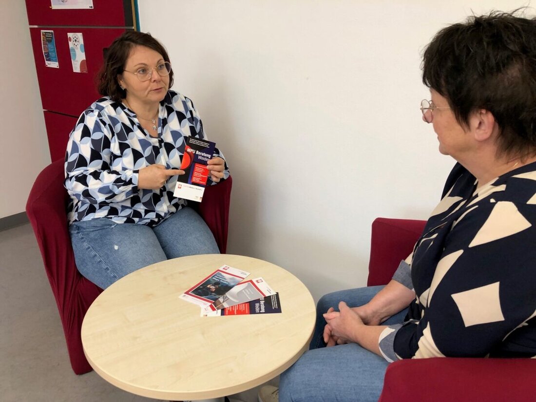 Weiden. Heute macht die Suchtberatung der Caritas auf ihr Angebot aufmerksam und fordert Abgaben auf Suchtmittel zur Finanzierung von Prävention und Behandlung. Rund 580 Personen nutzten letztes Jahr die Beratung, vorrangig wegen Alkoholproblemen.