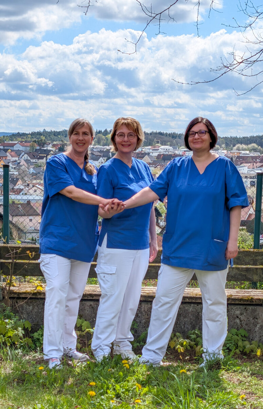 Burglengenfeld. Die Asklepios Klinik stärkt ihre Akutgeriatrie: drei Fachärztinnen, 20 Betten und Team aus Pflege und Therapien. Die Fallzahlen stiegen in drei Jahren um 40 Prozent; Ziel ist mehr Selbstständigkeit.