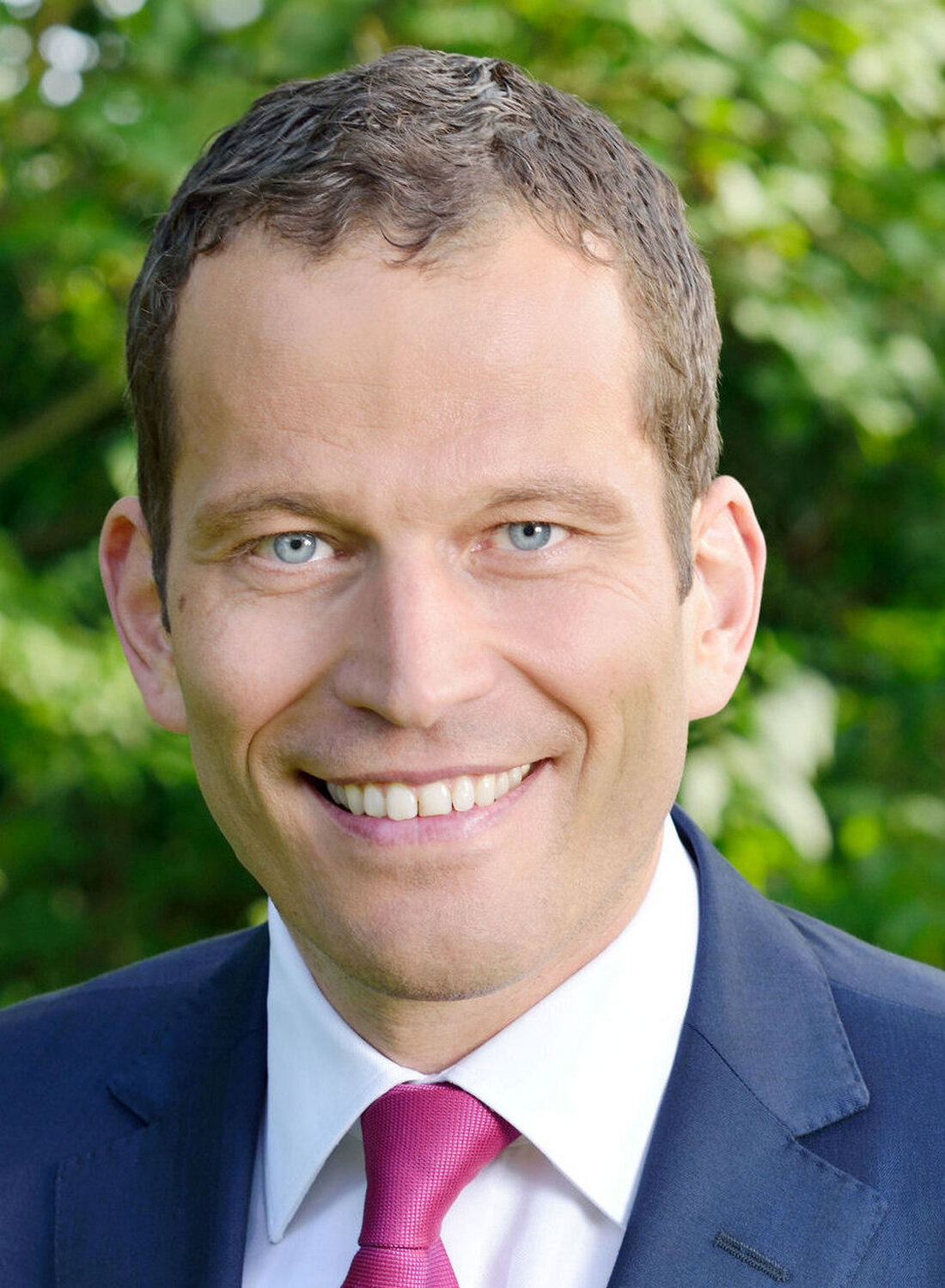 Weiden. Es gäbe noch keinerlei Festlegungen zum Trassenverlauf einer Stromautobahn in der Nordoberpfalz. Das habe das Bayerische Wirtschaftsministerium auf Anfrage dem CSU-Bundestagsabgeordneten Albert Rupprecht mitgeteilt. In der vergangenen Woche hatte [&hellip;]