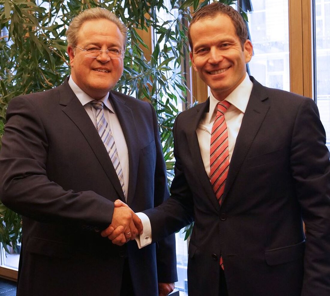 Bärnau. Aufatmen bei der Bundespolizei in Bärnau. MdB Albert Rupprecht hat sich bei dem Präsidenten des Bundespolizeipräsidiums, Dr. Dieter Romann, für die zehn Beschäftigten der Zentralen Bearbeitungsstelle für Fahrgelddelikte eingesetzt.  Gute Neuigkeiten gibt [&hellip;]