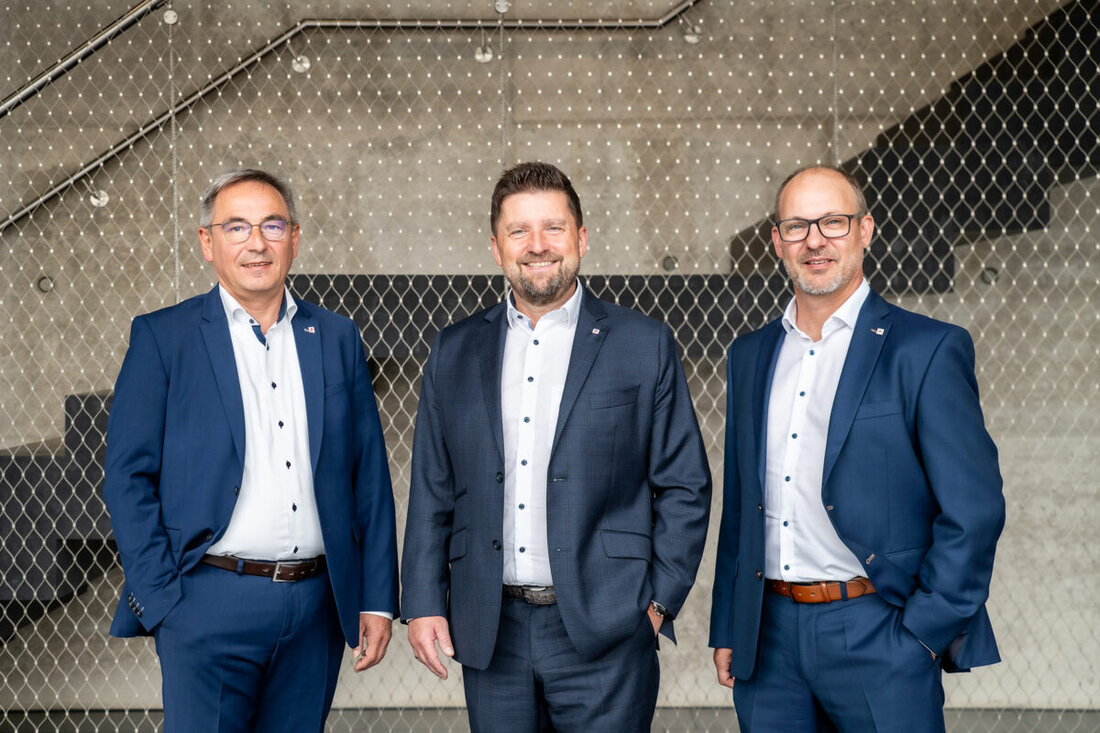 Bayreuth. Zum 1. Oktober vollzieht die Bauunternehmung MARKGRAF einen nahtlosen Wechsel in der Geschäftsführung: Dipl.-Ing. (FH) Thomas Löw, langjähriger Geschäftsführer für den Geschäftsführungsbereich Tiefbau, wird nach über vier Jahrzehnten aktiver Mitgestaltung und unternehmerischer Verantwortung im Unternehmen in den wohlverdienten Ruhestand verabschiedet.