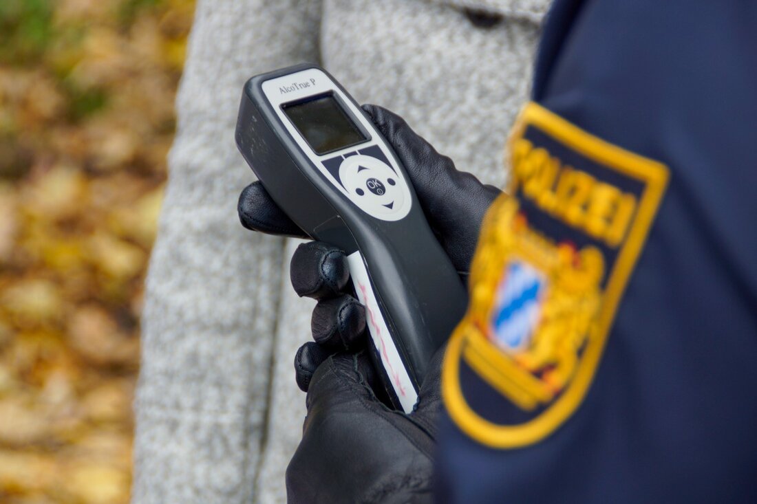 Amberg. Die Polizeiinspektion Amberg registrierte in der Nacht vom 28. auf den 29. März 2025 mehrere Verkehrsdelikte, darunter Fahrten unter Alkohol- und Drogeneinfluss. Außerdem wurde ein Fahrer ohne Fahrerlaubnis am Freitagabend kontrolliert.