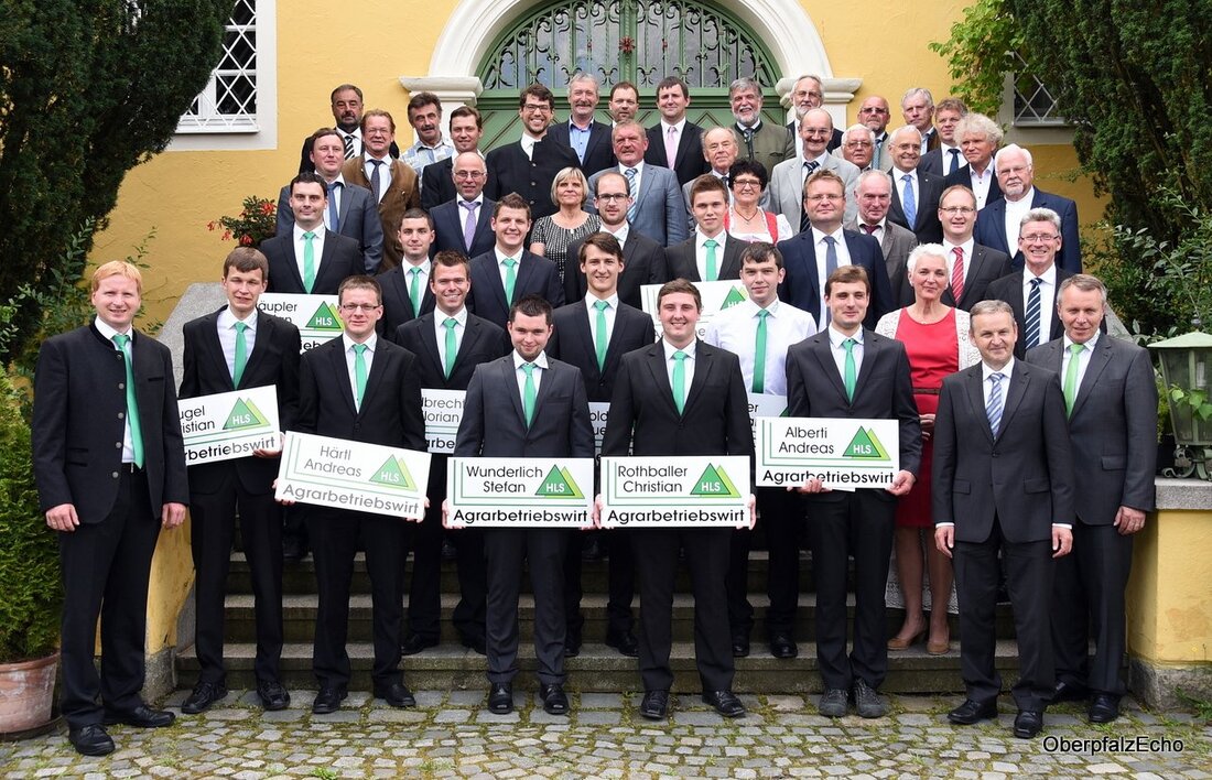 Almesbach. „Ihre Entscheidung Ihrer beruflichen Ausbildung die Krone aufzusetzen, war eine gute“, lobte der stellvertretende Bezirkspräsident des Bauernverbandes Josef Wutz 13 junge Landwirte und eine Landwirtin, die mit ihrem Abschluss [&hellip;]