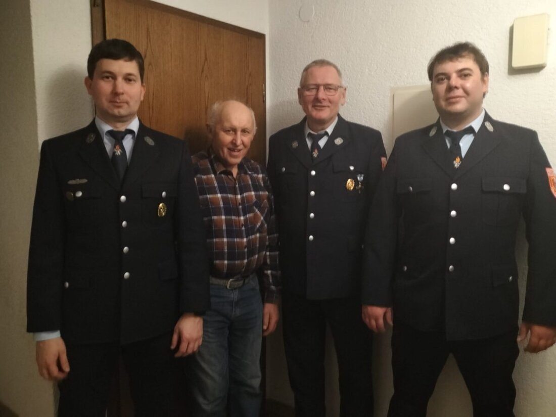 Heinersreuth. Alois Schmidt feierte seinen 80. Geburtstag mit Familie, Freunden und der Feuerwehr, zeigte sich erfreut über die zahlreichen Gratulationen.