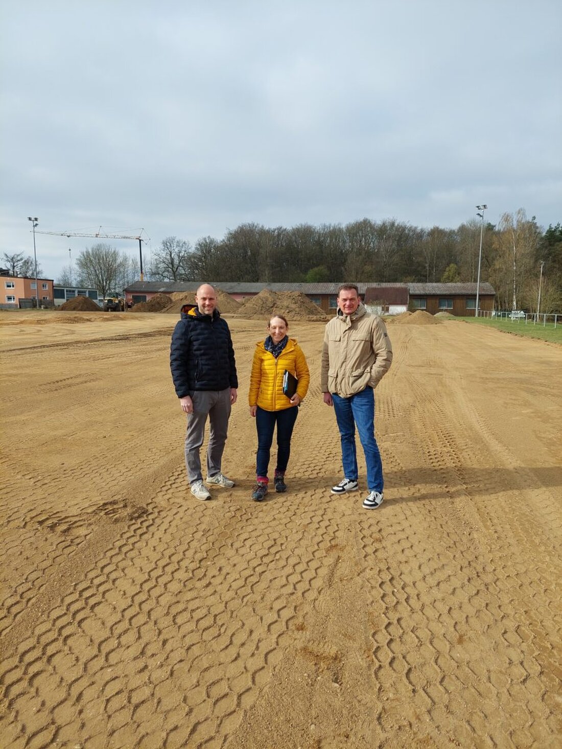 Altenstadt. Das Sportzentrum in Altenstadt wird für ca. 1,6 Millionen Euro saniert, mit einer Förderung von 90% und die Maßnahmen sollen bis Ende 2025 abgeschlossen sein.