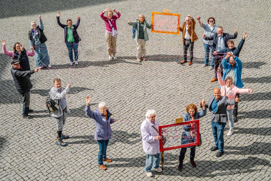 Amberg. Die Kontaktstelle präsentierte zum ersten bundesweiten Tag der Selbsthilfe Gruppen und Aktionen und warb fürs Ehrenamt. Zudem wurden eine neue Website und ein Verzeichnis vorgestellt.