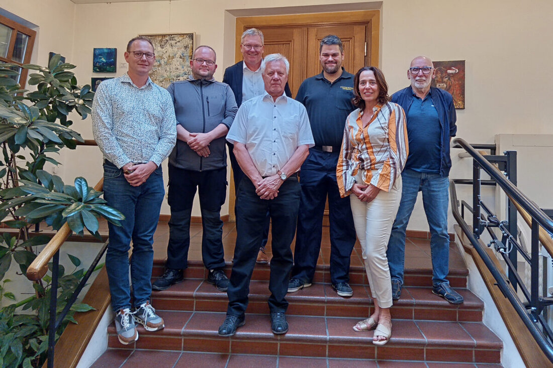 Amberg. Aus dem Erlös der Fundsachenversteigerung spendete die Stadt 2.500 Euro an fünf gemeinnützige Vereine. Die Spendenschecks überreichte Oberbürgermeister Michael Cerny im Rathaus.