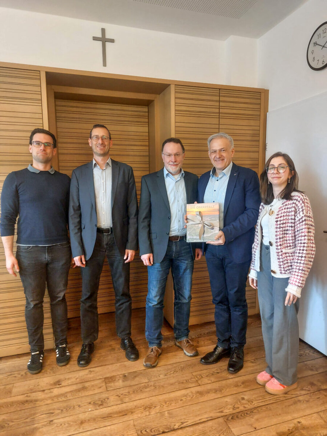 Tirschenreuth. Amtsgerichtsdirektor Markus Fillinger hat sich im Landratsamt von Landrat Roland Grillmeier verabschiedet. Er wechselt zum 1. April 2026 als Vizepräsident an das Landgericht Weiden.