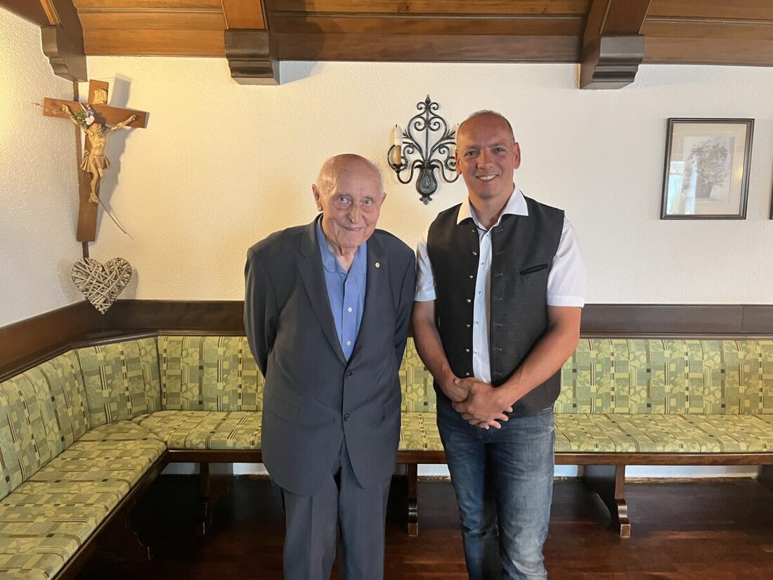 Högling. Andreas Fellner hat seinen 90. Geburtstag im Kreis von Familie, Freunden und Vereinen gefeiert. Der langjährige Ehrenamtliche prägte Feuerwehr und Obst- und Gartenbauverein, engagierte sich im Gemeinderat.