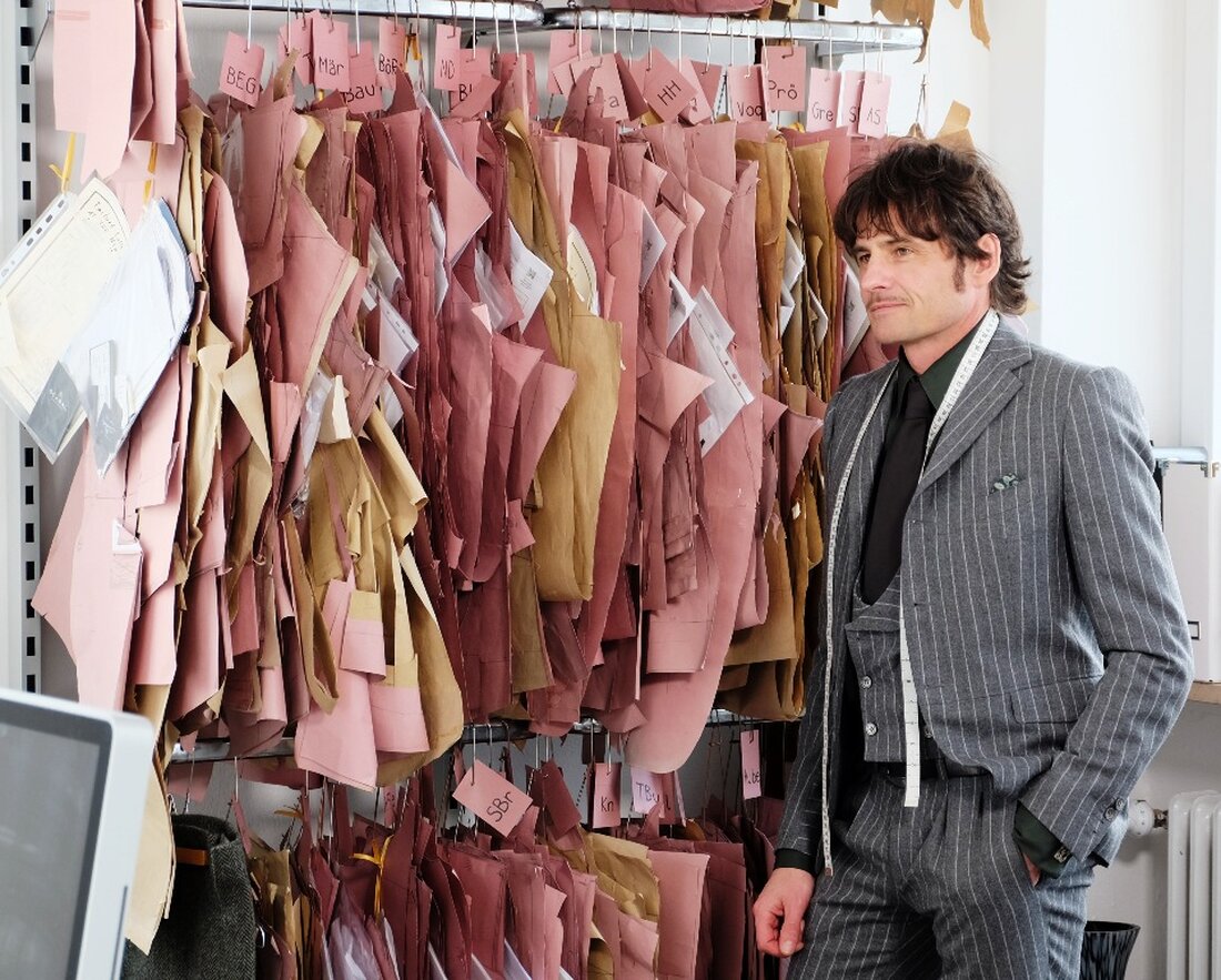 Weiden. Andreas Moller ist vielen ein Begriff. “Ist das nicht der, der für eine Modedesignerin gearbeitet hat? Ist der nicht wieder zurückgekommen?” Ja, hat er. Ja, ist er. Aber warum [&hellip;]