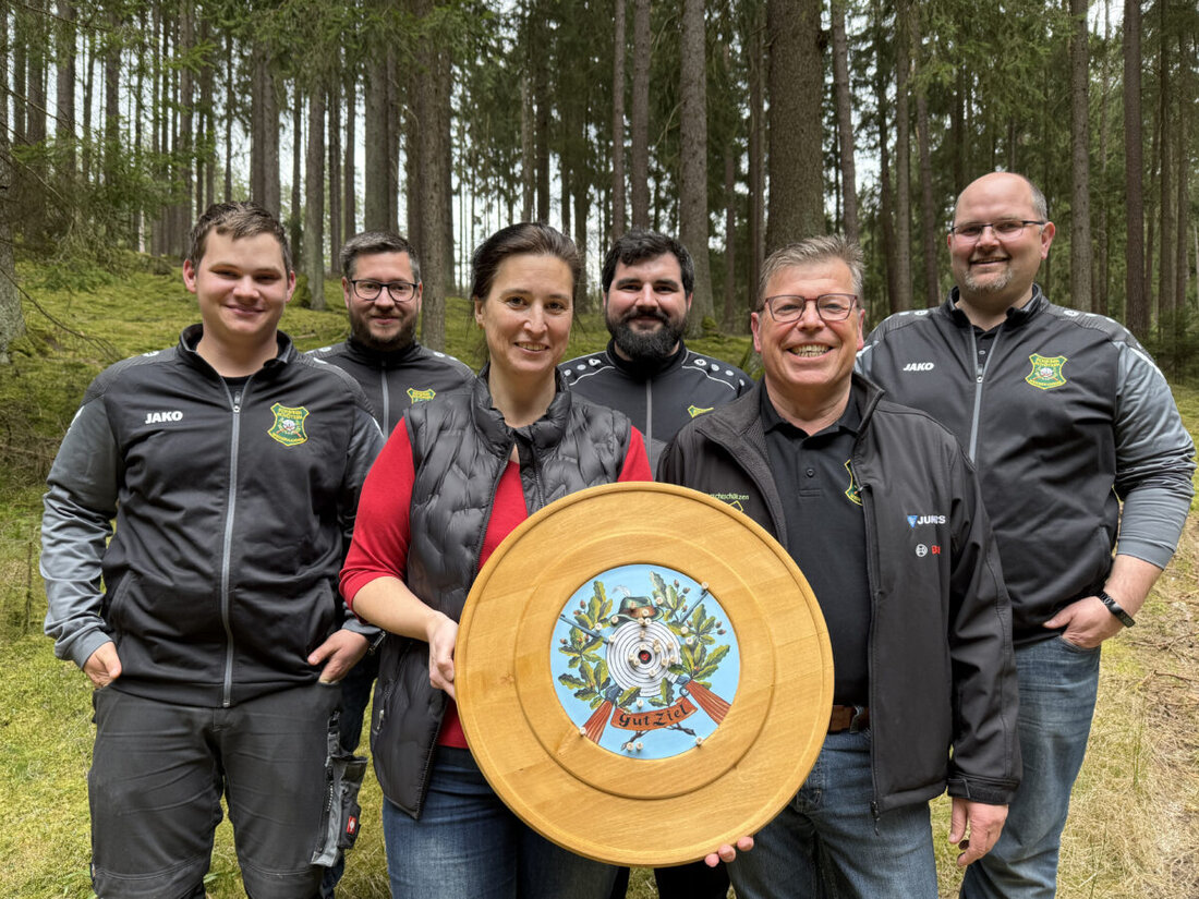 Weiherhammer. Anja Erl gewann beim traditionellen KK-Anschießen der SSG Weiherhammer, das die Kleinkaliber-Saison eröffnete.