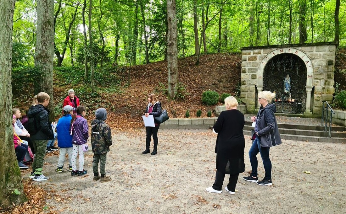 Grafenwöhr. Im Rahmen des Kinderferienprogramms erforschten elf Kinder den Annaberg und seine Geheimnisse. Geladen hatte das Museum gemeinsam mit dem Heimatverein.