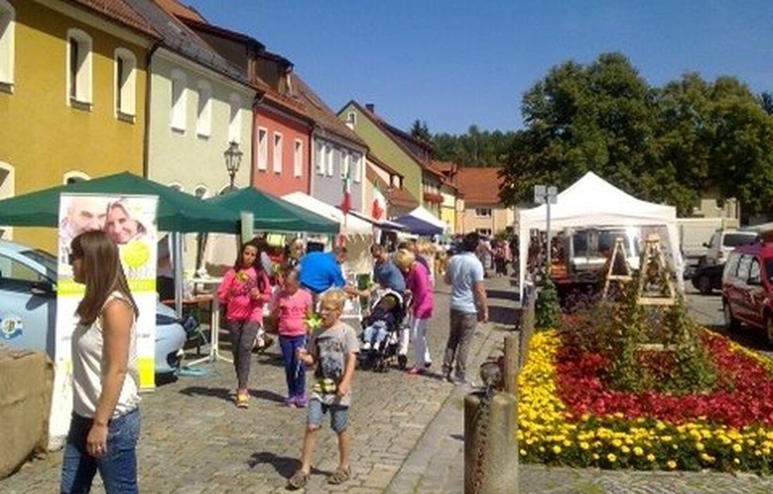 Grafenwöhr. Alljährlich wird die Kirchweih der Kirche „Maria-Hilf“ am Annaberg mit großem Festprogramm rund um den Einweihungstag, dem Namenstag der Hl. Anna, groß gefeiert. Auch in diesem Jahr lädt die Stadt [&hellip;]