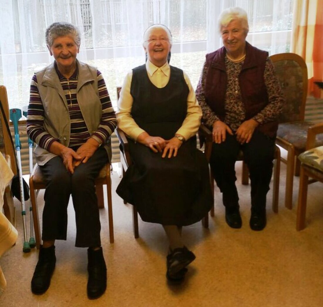 Döllnitz/München. Ihren inzwischen 85. Geburtstag feierte Schwester Philothea, besser bekannt als die Anne Simon mit Hausnamen Christlbauern von Döllnitz. Während die Klosterfrau ihren Jubeltag mit ihrem Orden der Heiligen Familie [&hellip;]